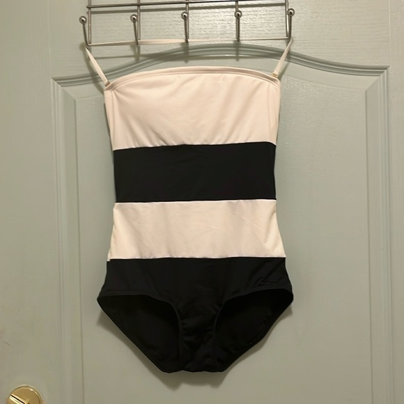DKNYC Other - DKNY Swimsuit with Removable Strap